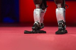 The Role of Sensors and AI in Advanced Prosthetic Legs